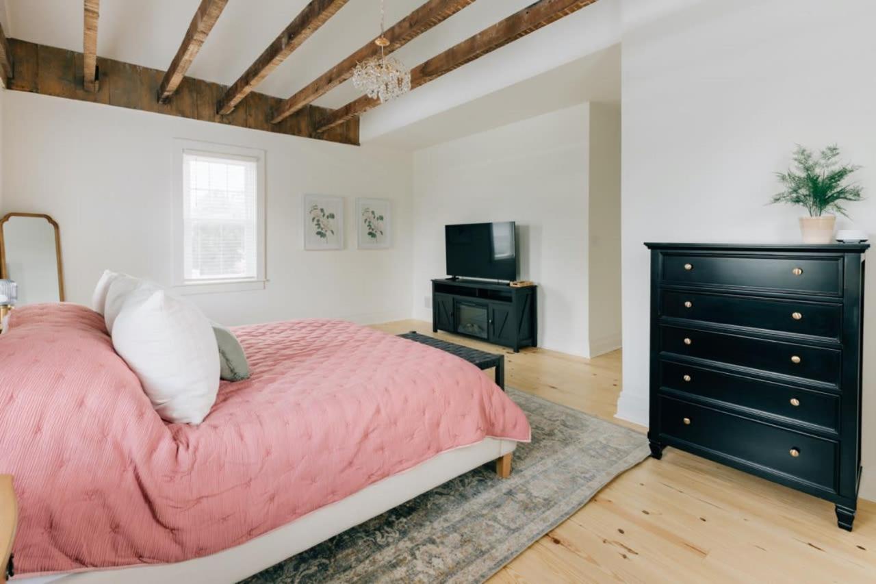 Newly Renovated Vintage Inspired Large 4 Bedroom Home Mount Joy Eksteriør bilde