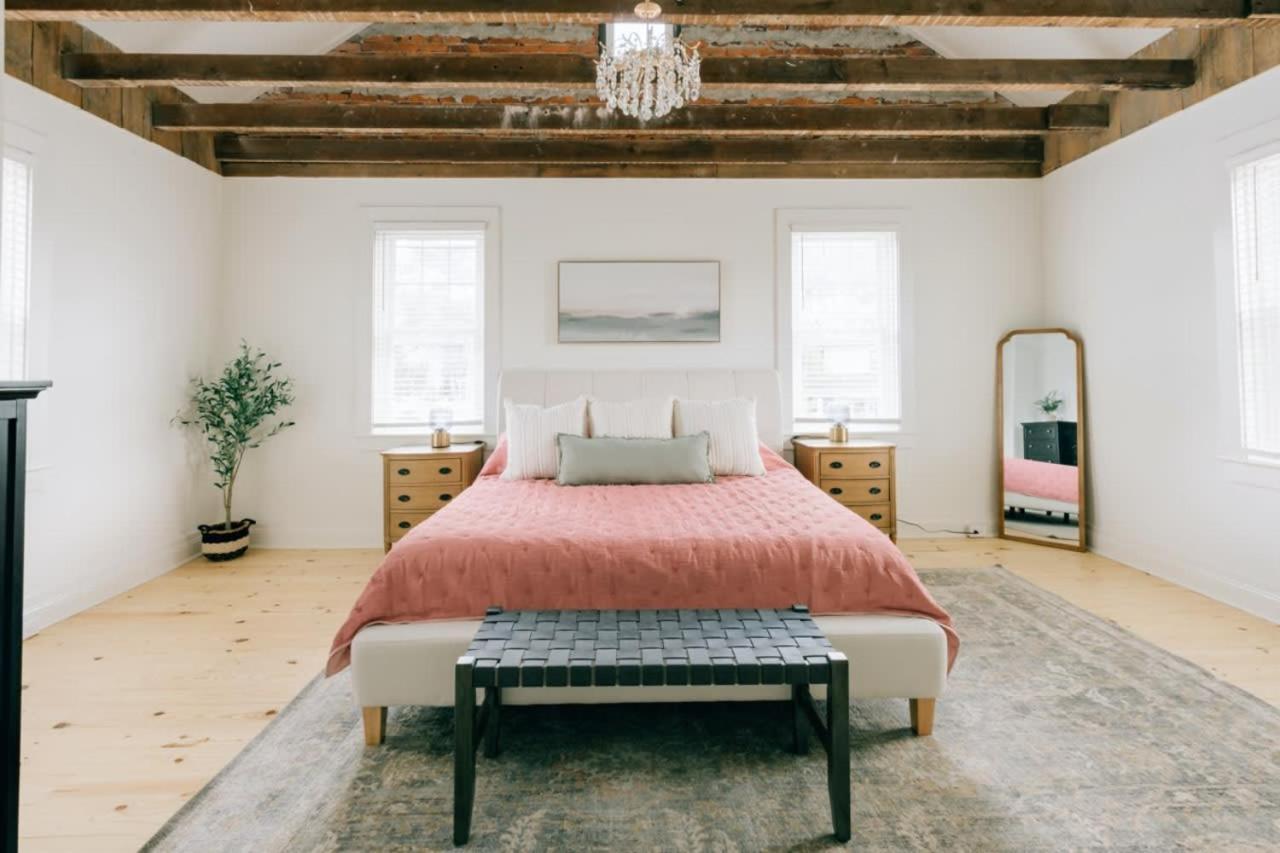 Newly Renovated Vintage Inspired Large 4 Bedroom Home Mount Joy Eksteriør bilde