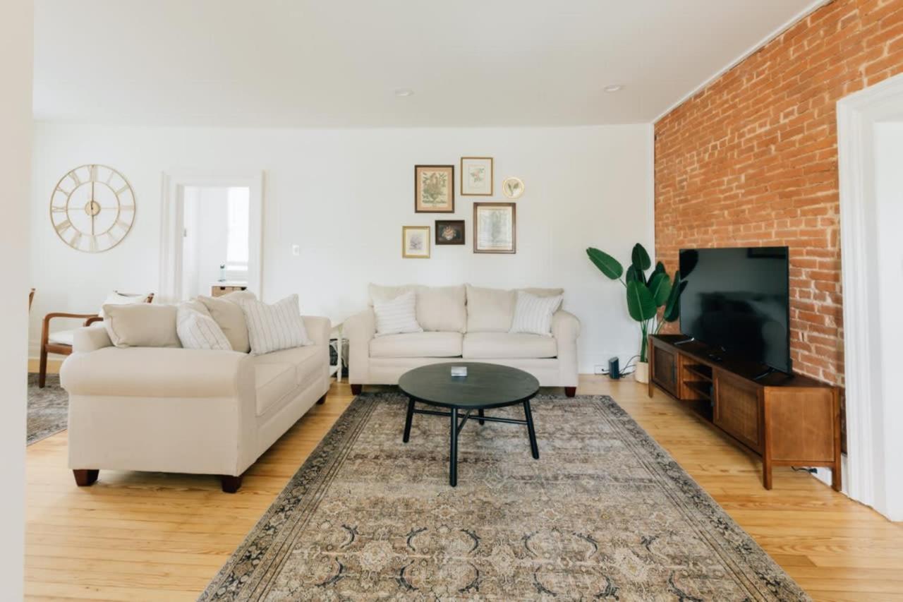 Newly Renovated Vintage Inspired Large 4 Bedroom Home Mount Joy Eksteriør bilde